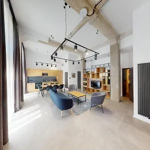 Apartament In 10, Budapeszt